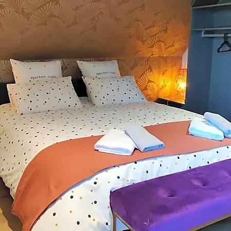 Les Coquelicots - Marie Bed & Breakfast Houdan